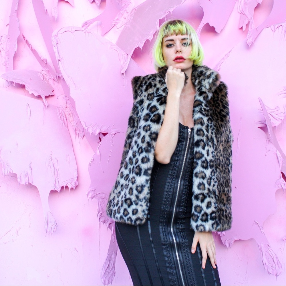 Stylish Leopard Print Faux Fur Vest